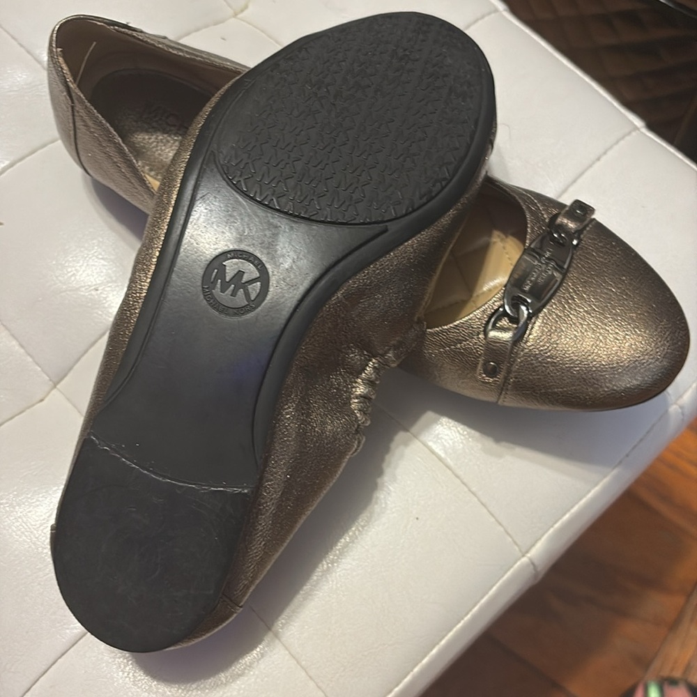Shoes - Picture 4 of 5